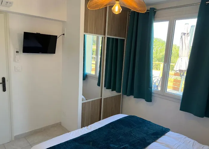 Luxueuse Villa, Hyper Centre Port De Vecchio 别墅 *