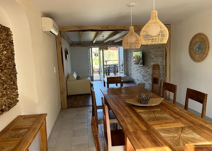 Luxueuse Villa, Hyper Centre Port De Vecchio 别墅 *